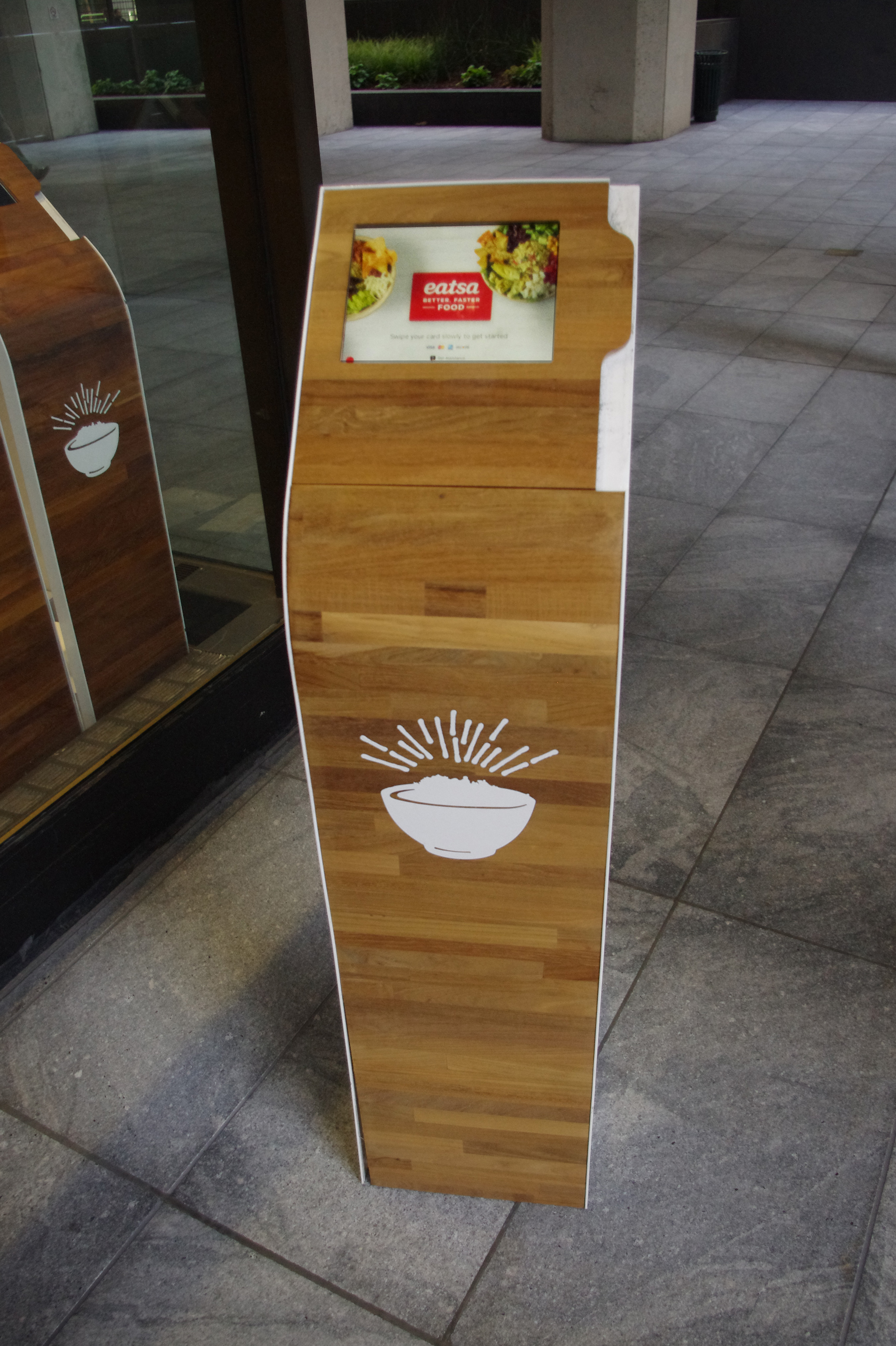 Interactive-retail-display-kiosk-Eatsa