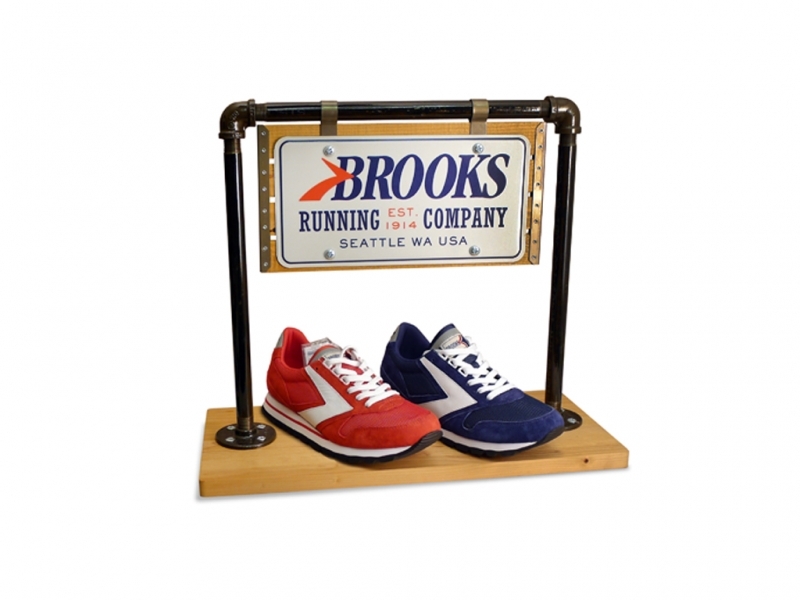 brooks-retail-wood display-shoe-riser